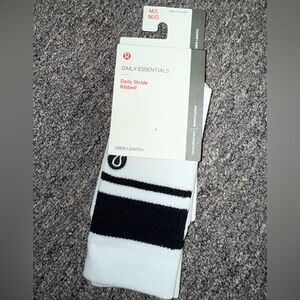 NWT lululemon (Medium/Large) Brand New B&W Daily Stride Ribbed Socks